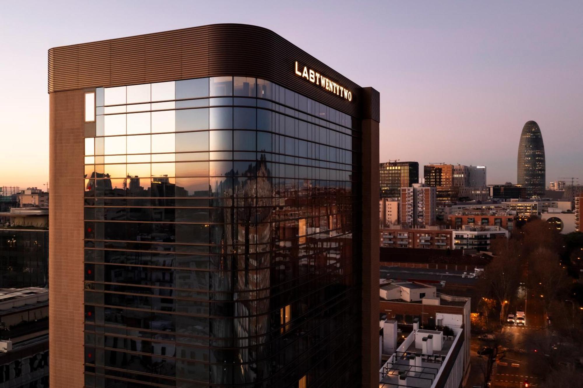 Labtwentytwo Barcelona, A Tribute Portfolio Hotel By Marriott Экстерьер фото