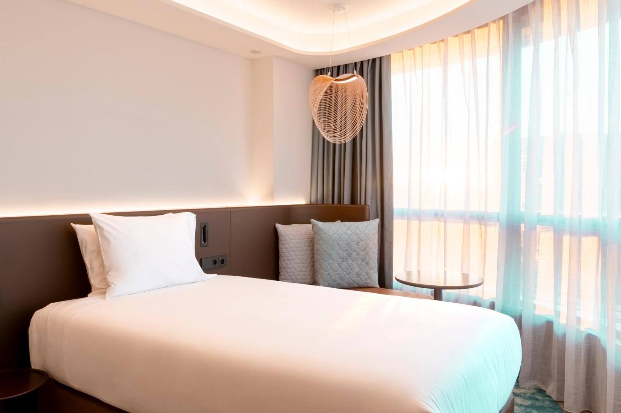 Labtwentytwo Barcelona, A Tribute Portfolio Hotel By Marriott Экстерьер фото