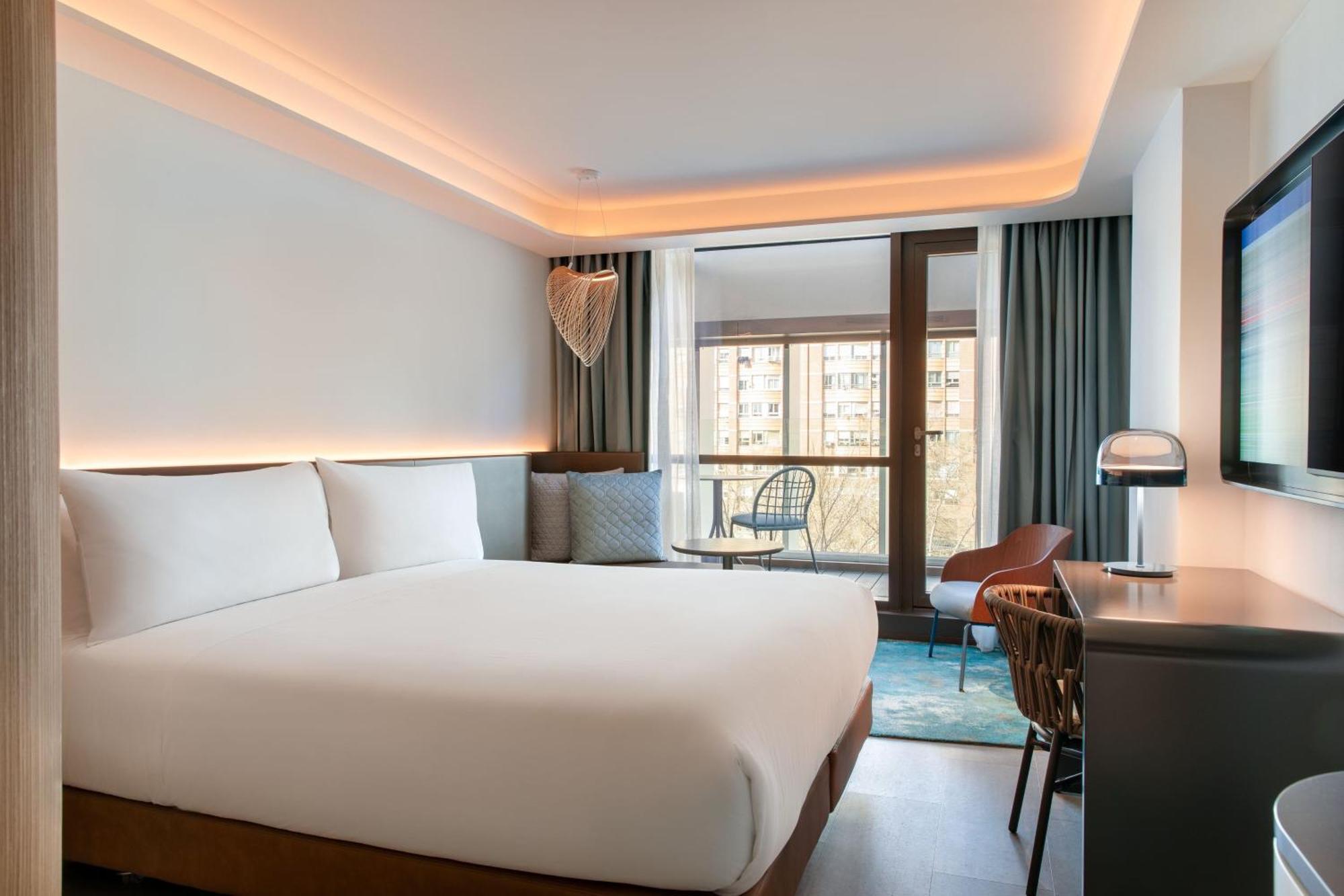 Labtwentytwo Barcelona, A Tribute Portfolio Hotel By Marriott Экстерьер фото