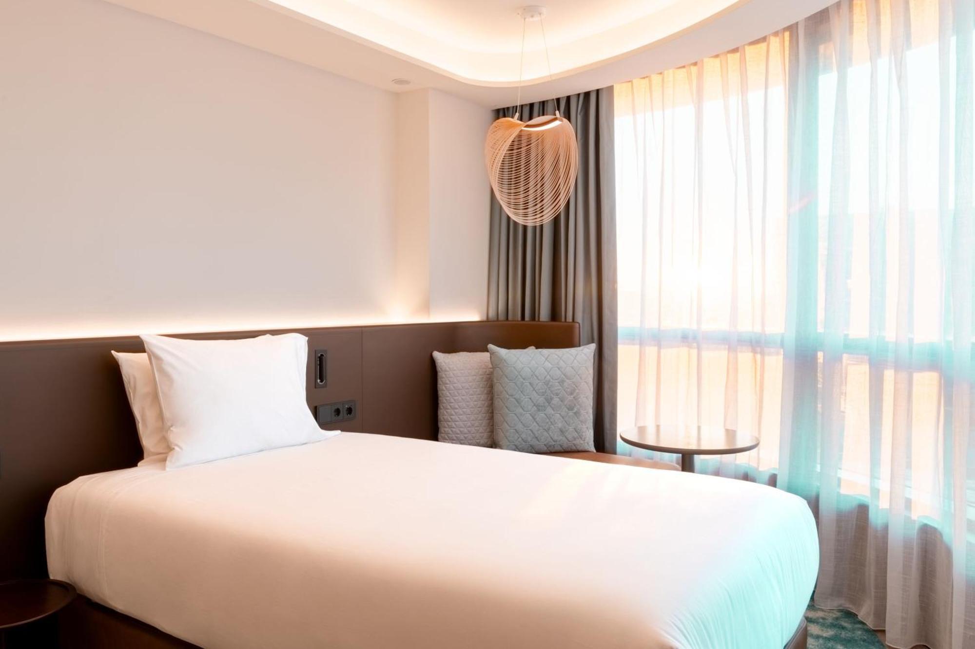 Labtwentytwo Barcelona, A Tribute Portfolio Hotel By Marriott Экстерьер фото