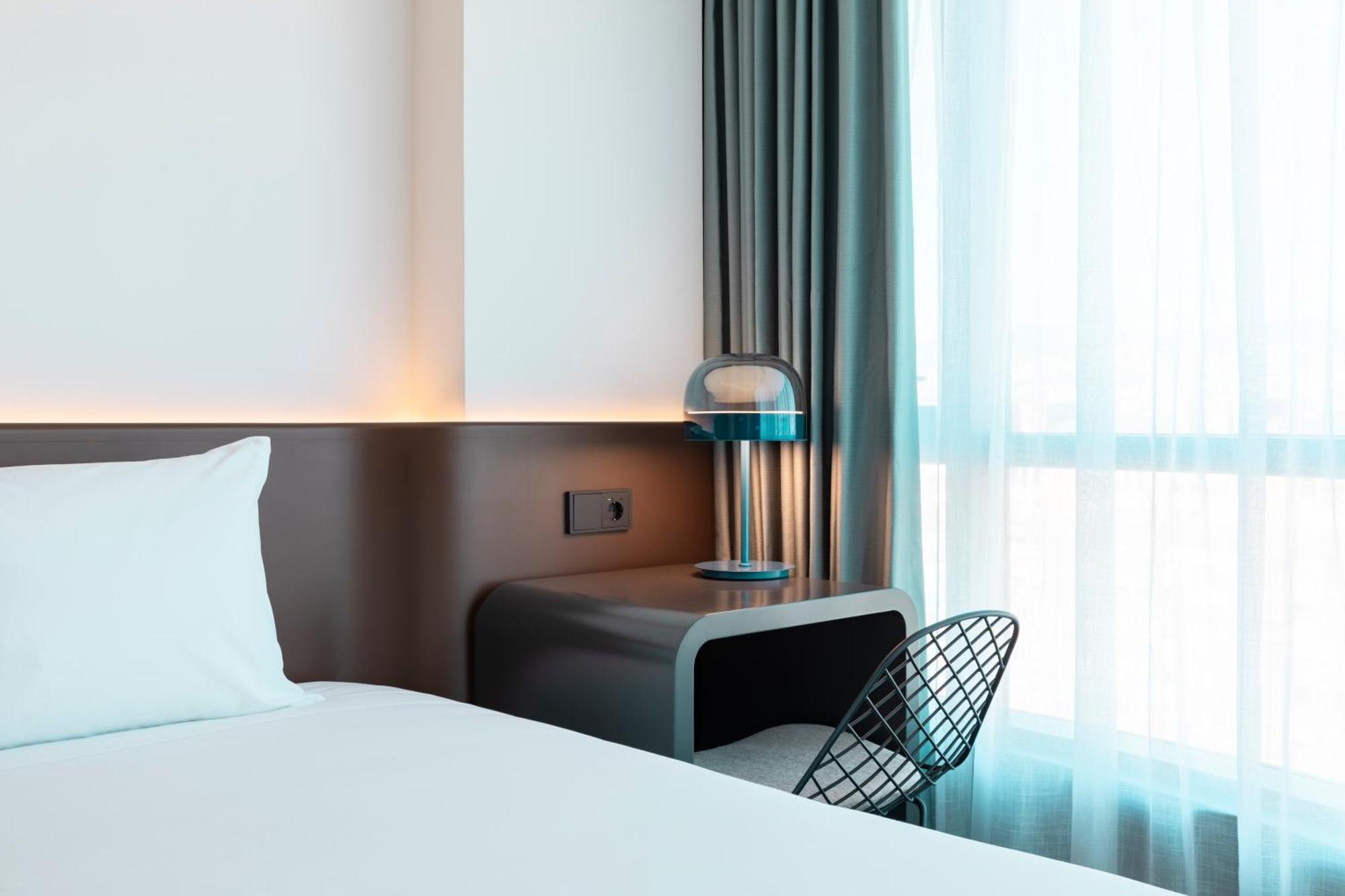Labtwentytwo Barcelona, A Tribute Portfolio Hotel By Marriott Экстерьер фото